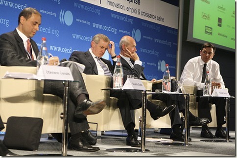 27 May 2010
Trade,Jobs and Innovation Panel, OECD Conference Centre, Paris, France.For more information visit: www.oecd.org/Forum2010
©Natali Wyson/OECD